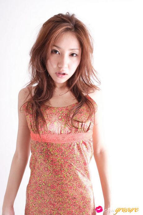 Incredible foxy gravure idol babe in a cute short dress