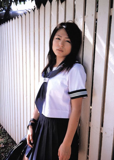 Cute gravure idol babe is adorable in her school girl uniform