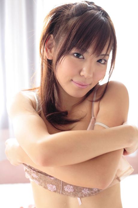 Petite cute gravure idol showing off her hot body in lingerie