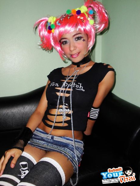 Big tit Emo girlfriend stripping and posing