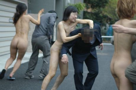 Asian amateur girl with a hairy cunt gets her pussy licked and dicked outdoors