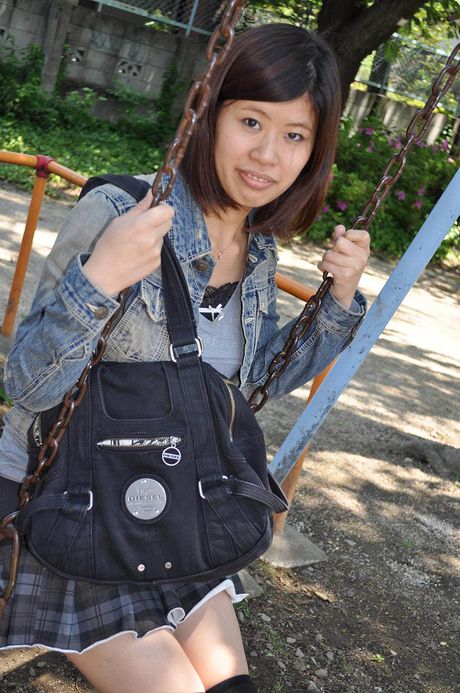 Tender Japanese teen gets pussy pleasured