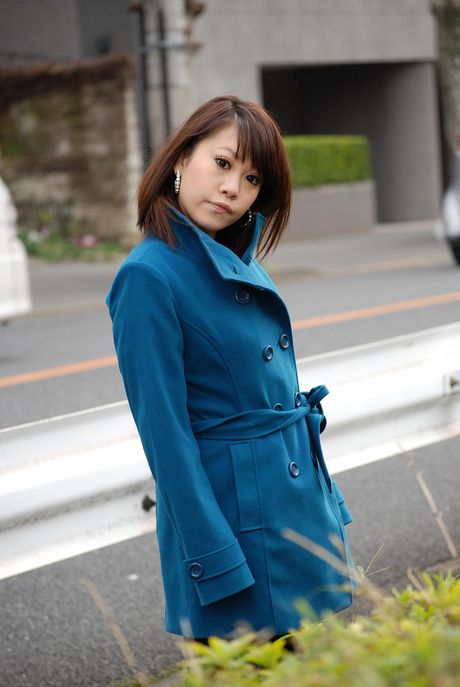 Horny Japanese teen gets fucked and creampie