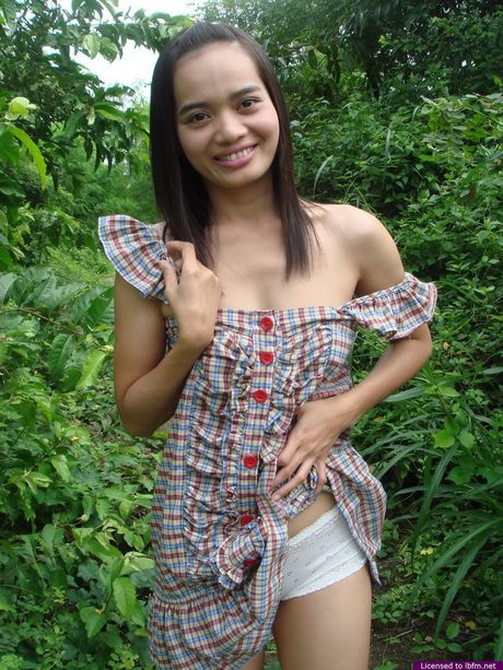 Lana Lee strips outdoors and let us discover her perfect boobies and her tight pussy