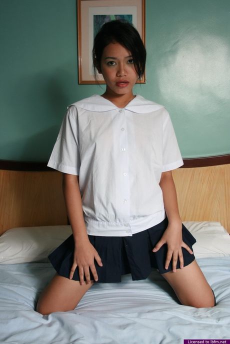 Shy Maria agreed to pose nude and to show her hairless peach to make some money