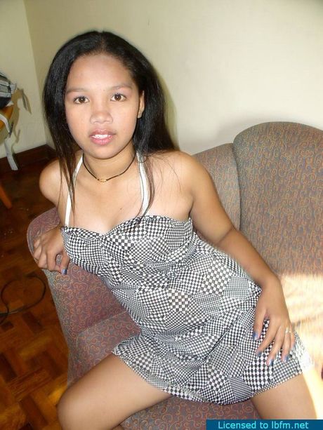 Amateur bargirl flashes her big boobs and her very tight shaved slit