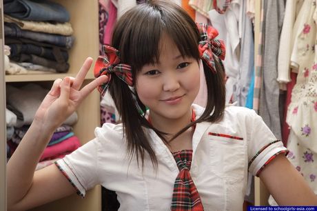 Alicia pleasures her pussy to orgasm before spending a studious day at school