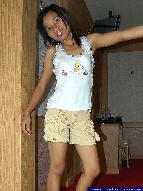 Charming 18 year old country girl flashing her mouth watering naked body