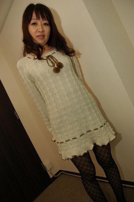 Japanese granny Yukiko Moritani wants cock inside her shaved cooch.