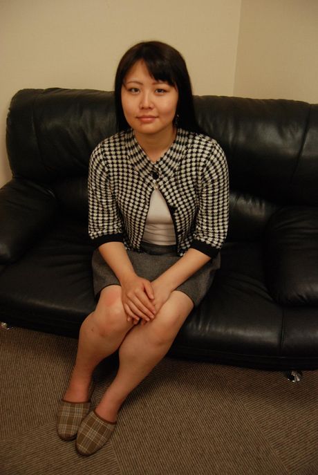 Sweet Japanese teen Aki Kitamura sucking his mans hard cock before taking it inside her pussy.