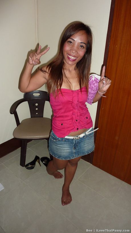 Big ass Thai gogo girl shows off her incredible buns while fucking