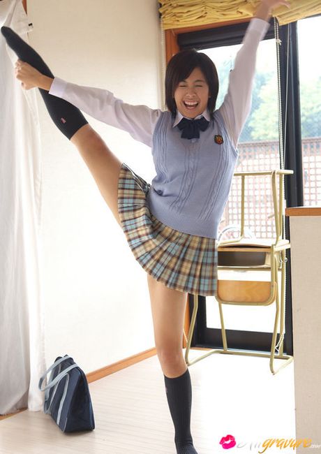 Ageha Yagyu Asian takes school uniform off showing flexibility