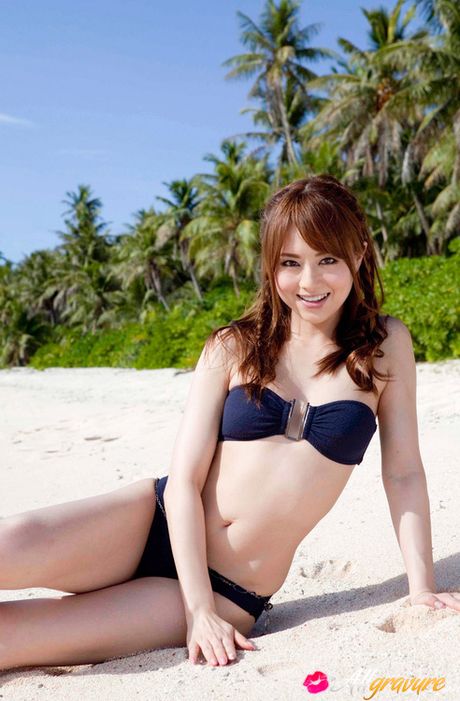 Akiho Yoshizawa in black bath suit is amazing model on the beach