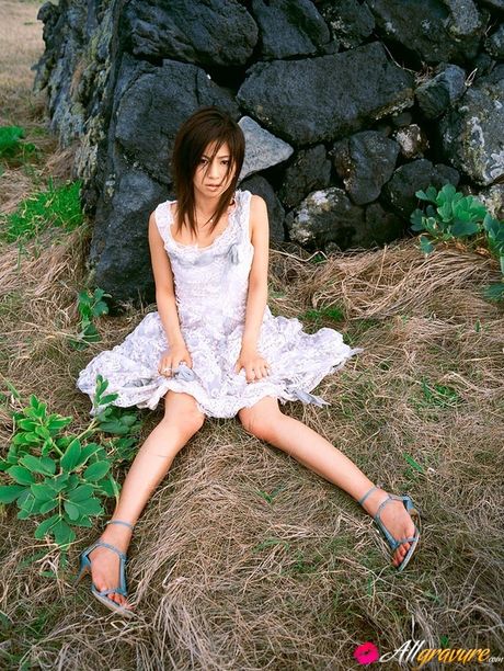 Misako Yasuda Asian shows sexy legs in sexy ways even in hay