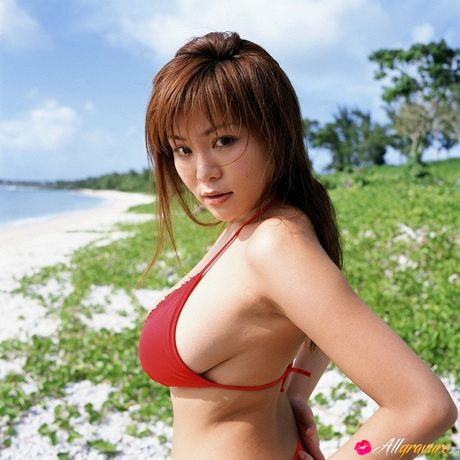 Yoko Matsugane Asian with gigantic assets loves photo sessions