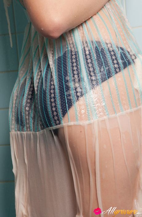 Mayumi Yamanaka Asian spoils body with shower over lingerie