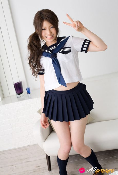 Risa Aika Asian shows naughty ass in panty while undressing