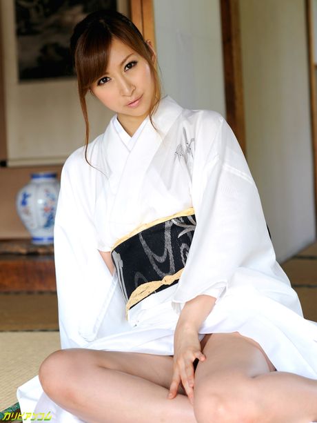 Reira Aisaki The Landlady of Hotel was Porno Actress