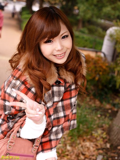 Kanon Hisaki Lets go girl hunting at the mall !