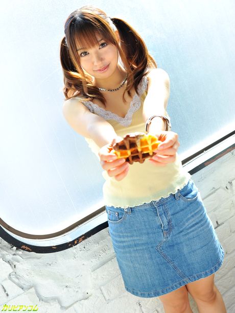 Buruma Aoi Smile and Jiggly Body