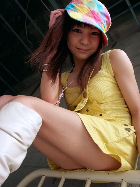 Hikaru Aoyama First showing my pussy