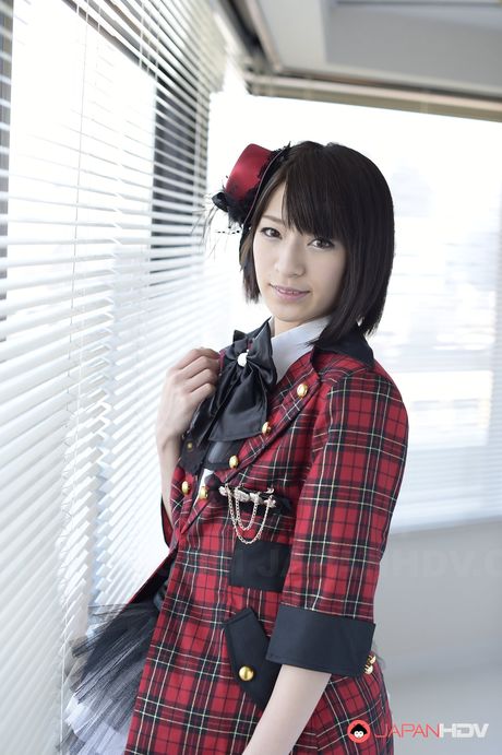 Ruri Narumiya gets cum on her ass from her fans