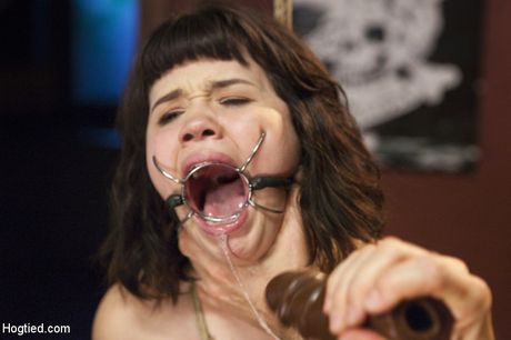 Asian teacher Yhivi gets her pussy licked and her ass spanked by her student