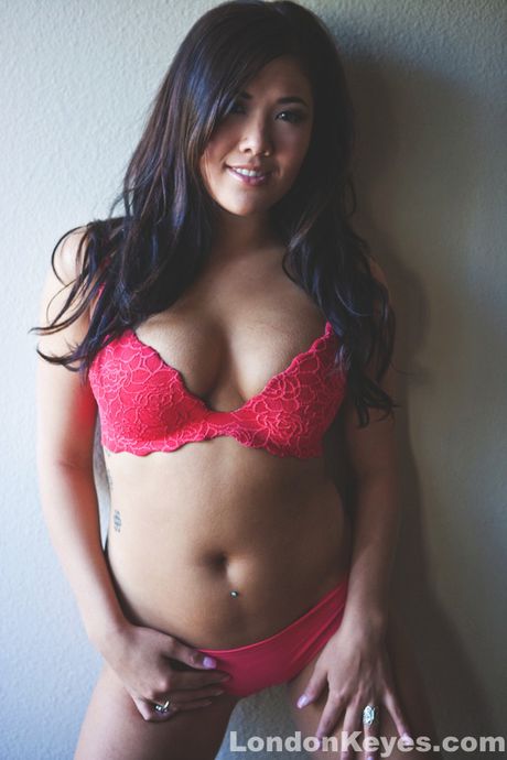 Asian pornstar London Keyes unveils her amazing racks and perfect ass in a solo