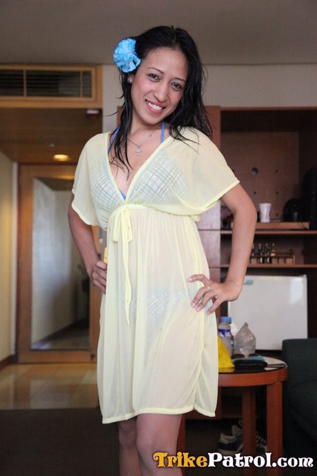 Amateur lesbians Ashley and Jill lick each others pussy and asshole