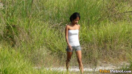 Asian teen Mayka gives a blowjob and gets her pussy licked outdoors