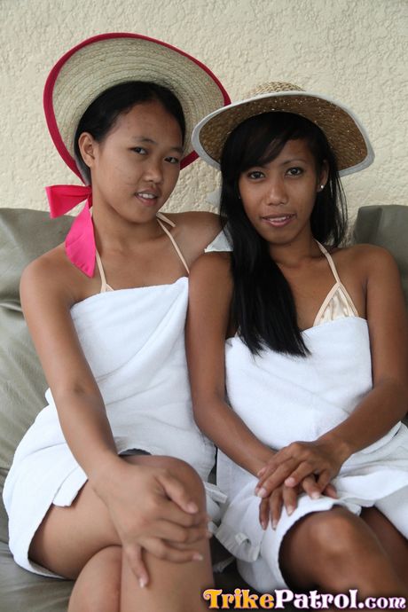 Asian lesbians Jeremay and Mayka play each others hairy cunts