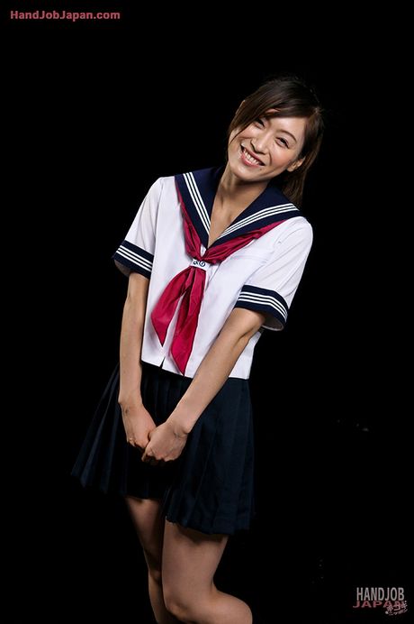 Reika Yamadas perverted handjob