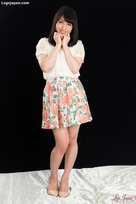 Sexy Asian Saionji Reo strips to show her perfect ass & spread her pussy lips