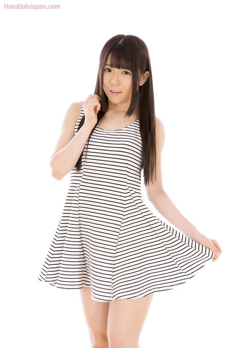 Mai Arakis teasing handjob