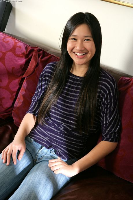 Asian lesbians Tai Lee Liam & Reena Sky licking each others pussies