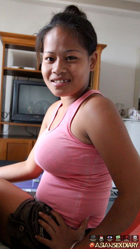 Asian teen Grace gets her hairy pussy dicked by a horny guy