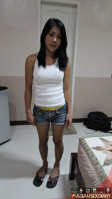 Amateur Asian girl April gets her hairy pussy licked and dicked