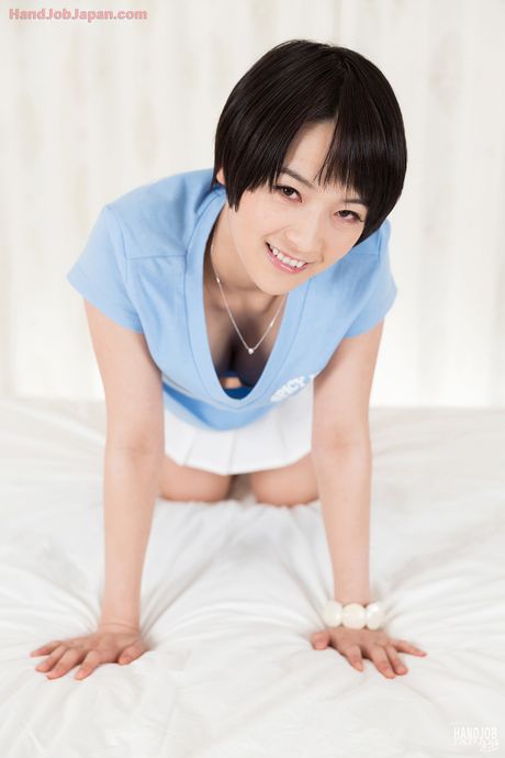 Umi Kawakamis teasing handjob