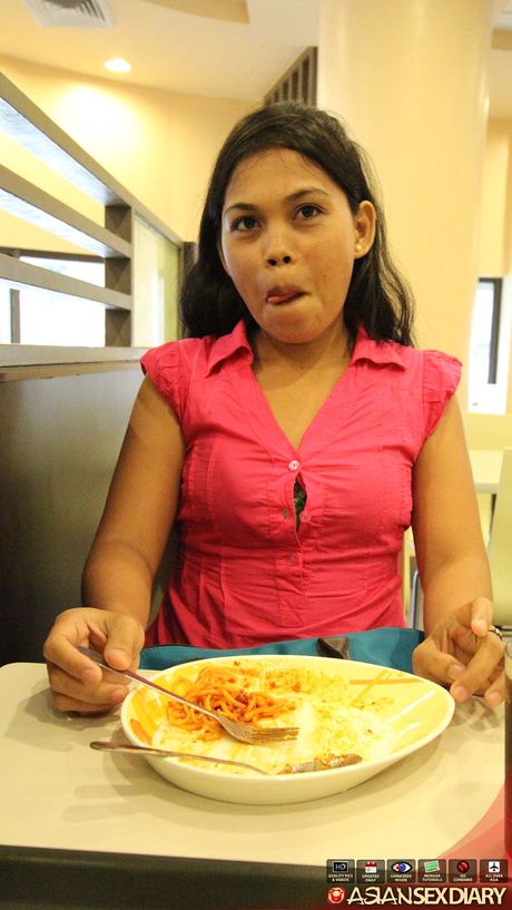 Asian BBW Veronica shows her perfect booty and toys her horny pussy