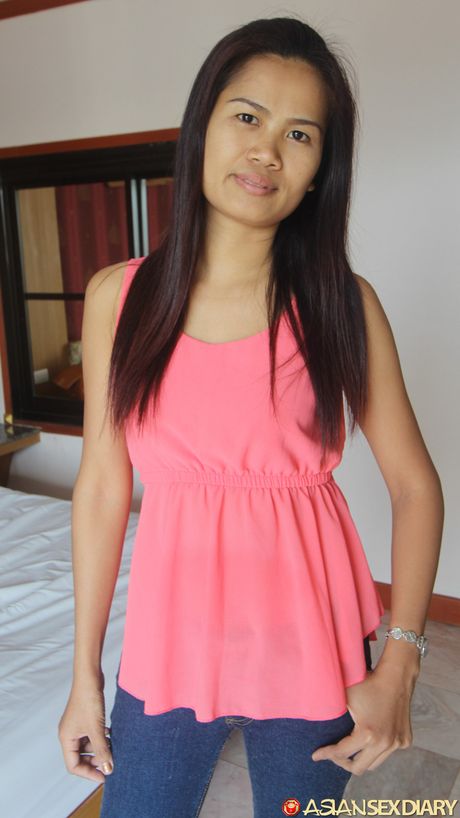 Asian amateur On gets her hairy pussy licked and dicked hard