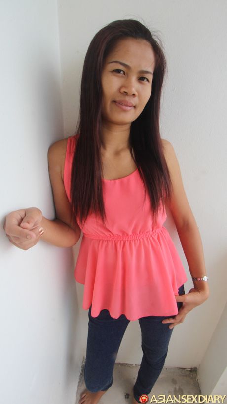 The Asian amateur On gets her hairy pussy fucked by a horny guy