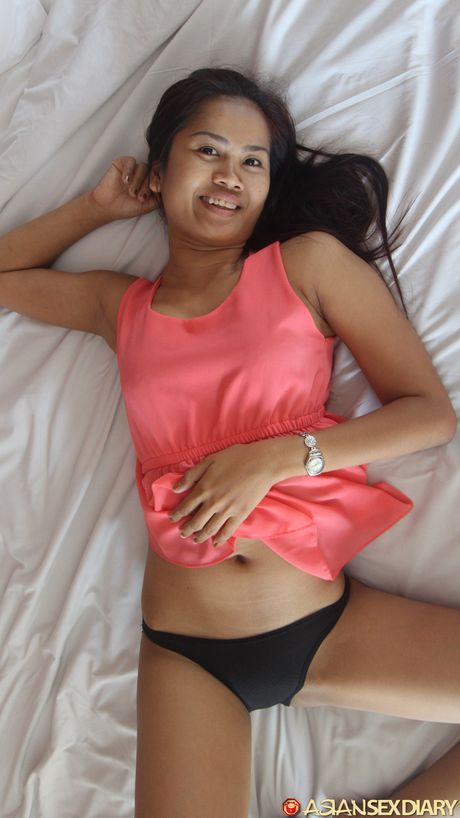 The Asian amateur On gets her hairy pussy fucked by a horny guy