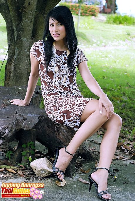 Sexy Thai teen JupJang Bunrugsa strips and shows her hairy pussy