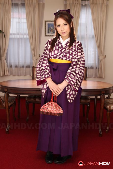 Absolutely gorgeous Japanese lady Himeki Kaede posing in her kimono