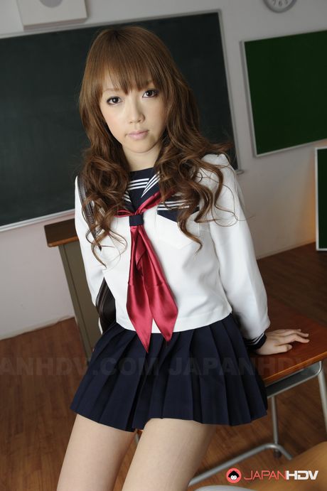 Hot Japanese schoolgirl Nazuna Otoi showing her body in the classroom