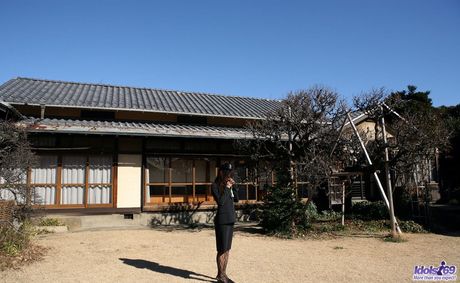 Miho Sonoda - Asian widow mourns husband by a picture