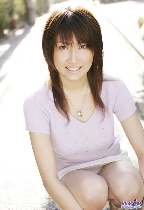 Fantastic Japanese babe Nayuka Minei reveals her tiny tits and hot ass