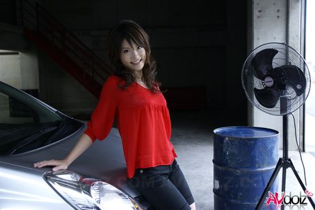 Superb Japanese babe Yuuna Yano highlights her sexy booty and hot legs in a solo