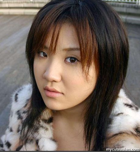 Asian teen amateur girl strips and shows her amazing boobs and pussy outdoors