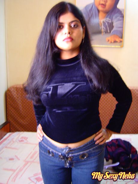 Asian amateur Neha Nair shows her small tits and exhibits perfect body